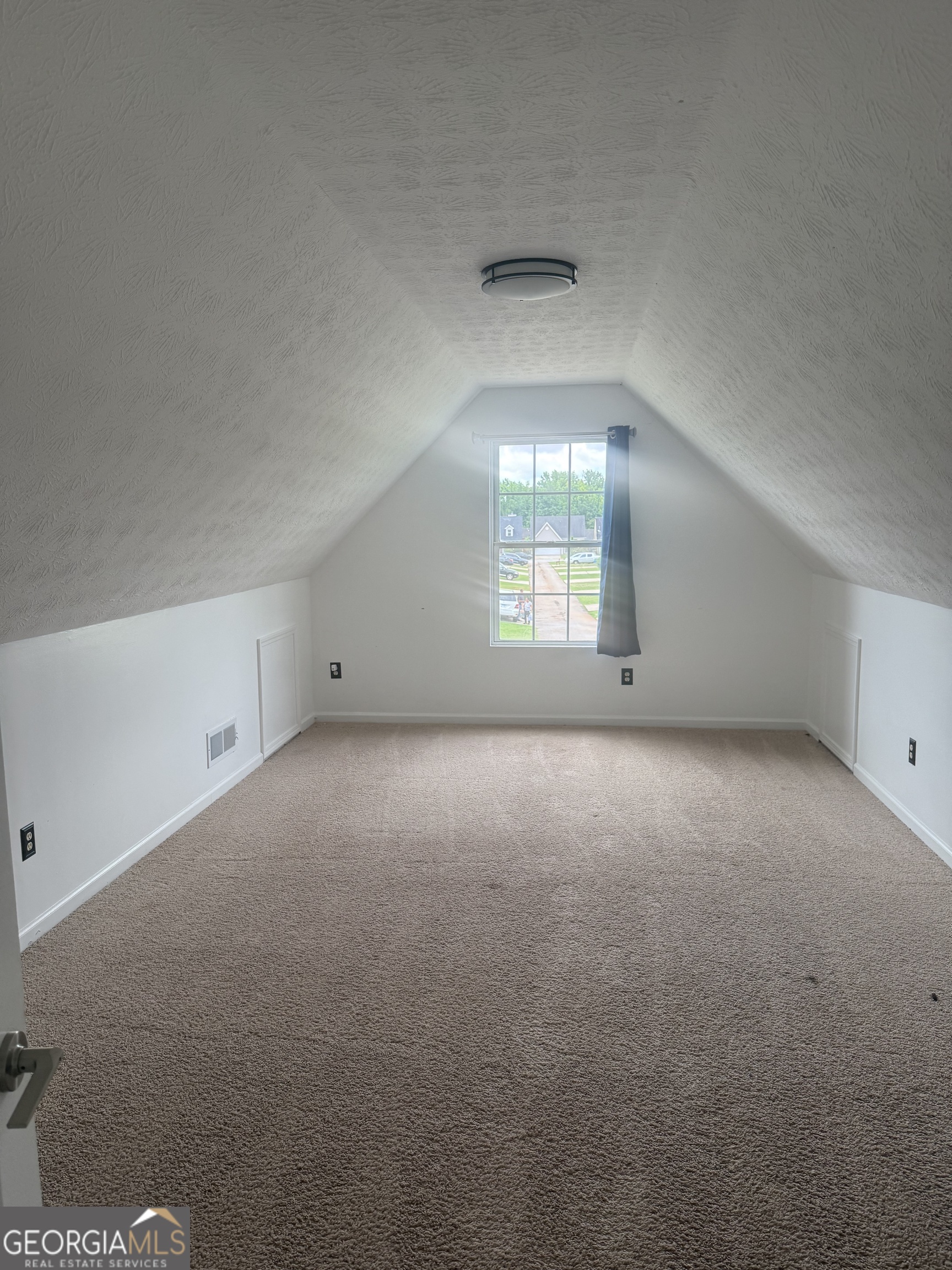 1885 New Orleans Way Property Photo 24