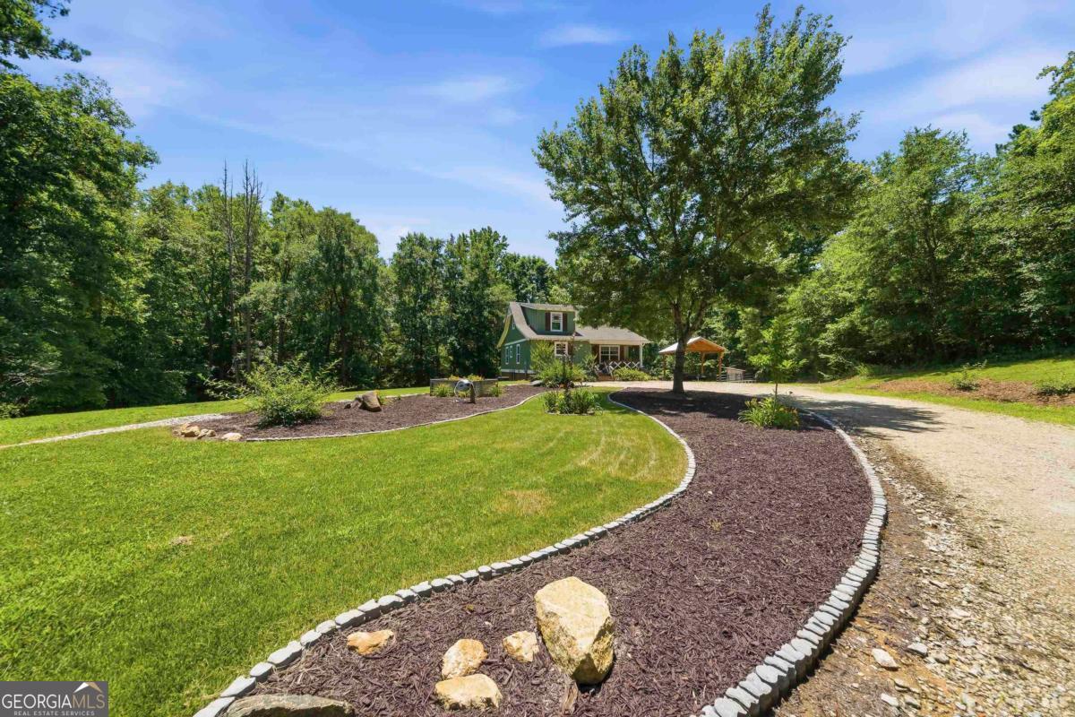 4271 Veazey Road Property Photo 4
