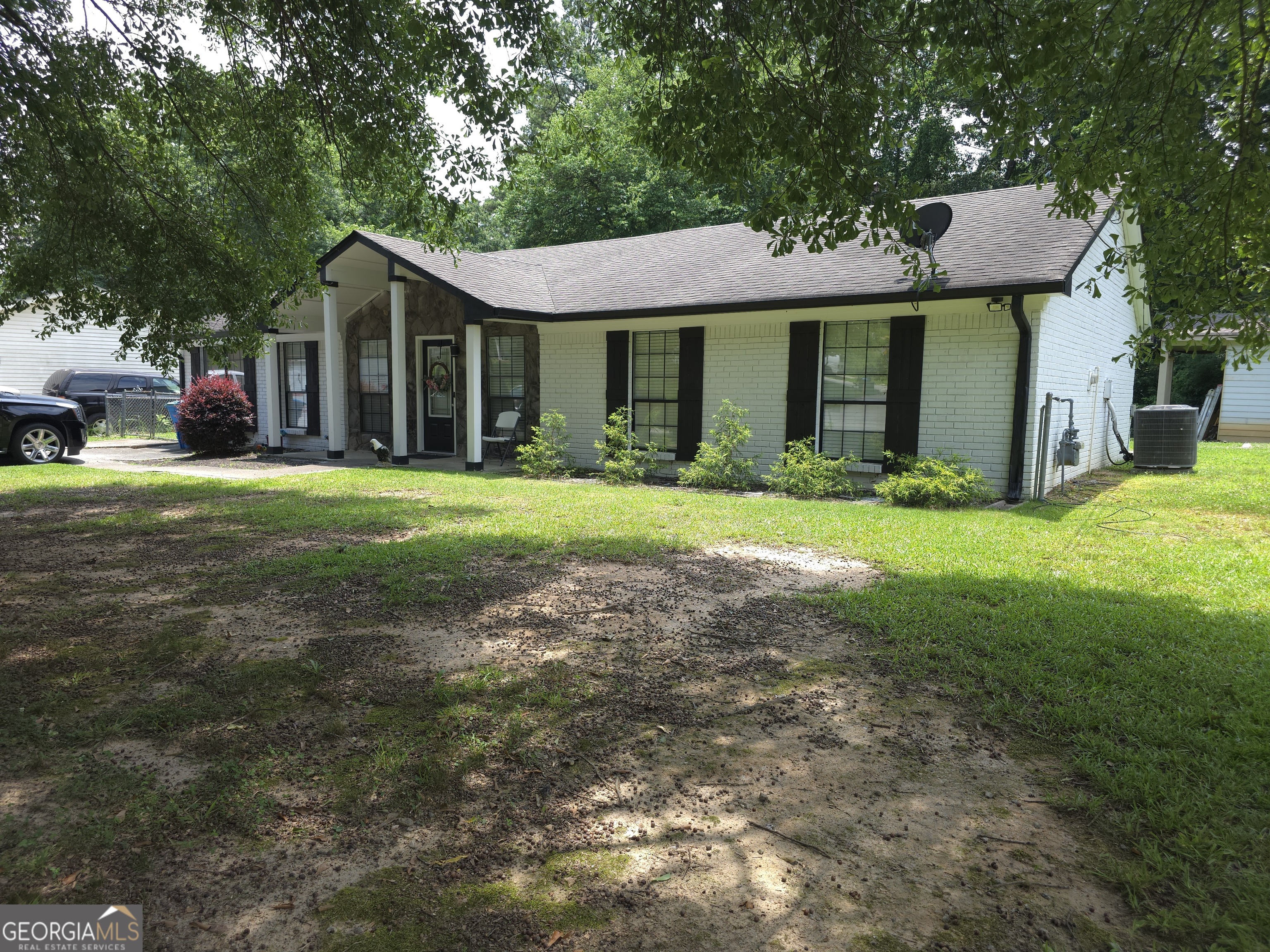 5563 Button Gwinnett Place Property Photo 2