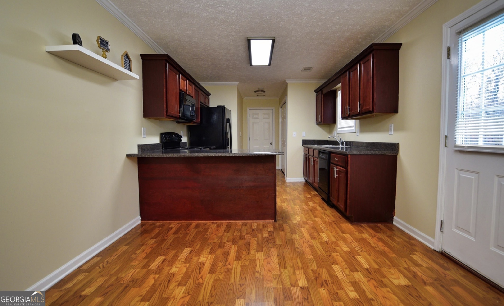 105 Redwood Drive Property Photo 6