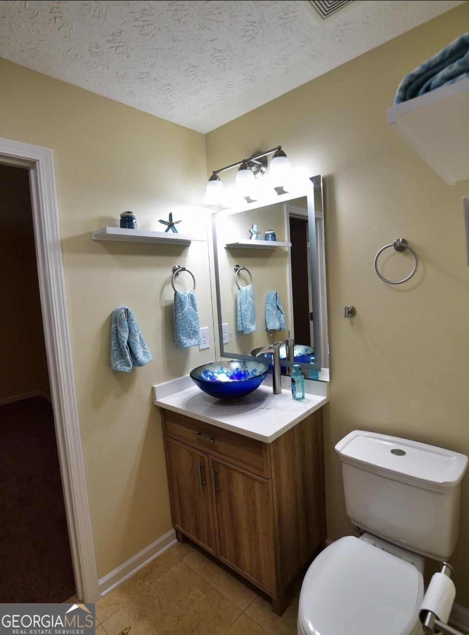 105 Redwood Drive Property Photo 9