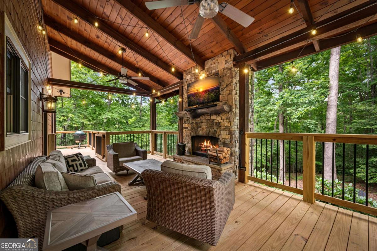 2634 Mountain Tops Road Property Photo 2