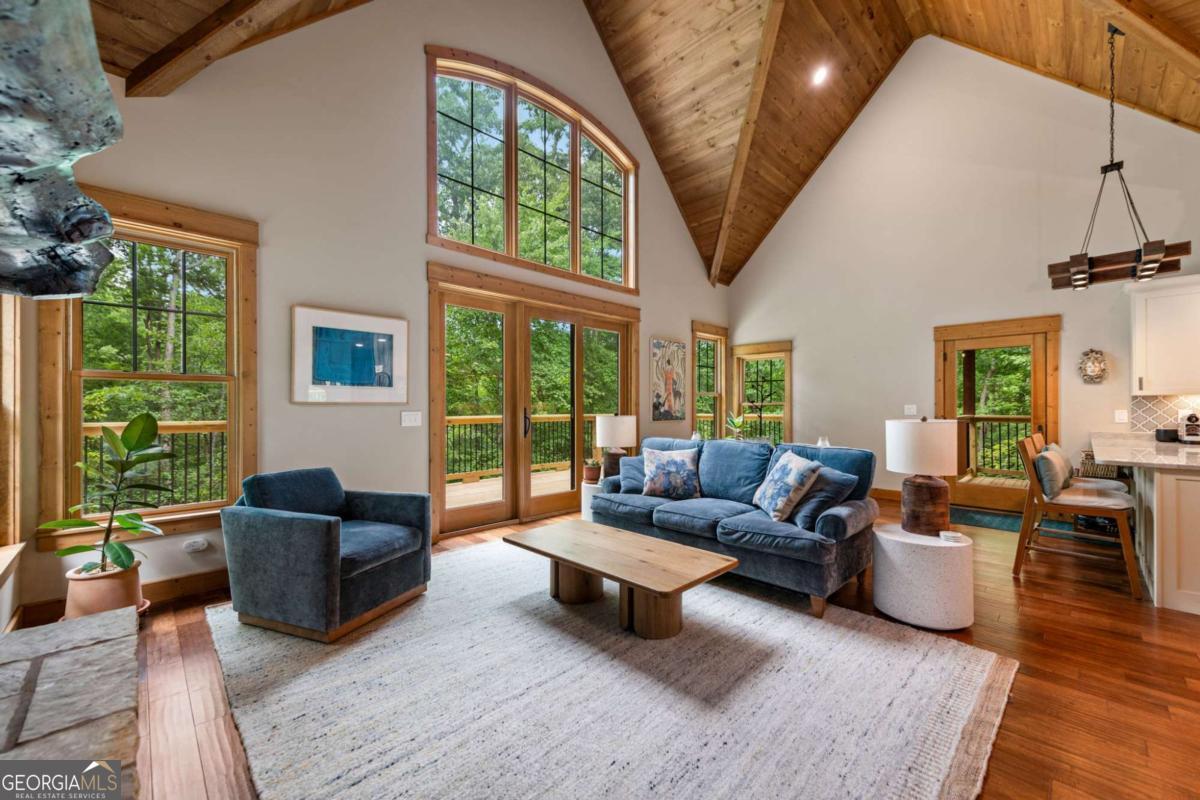 2634 Mountain Tops Road Property Photo 3