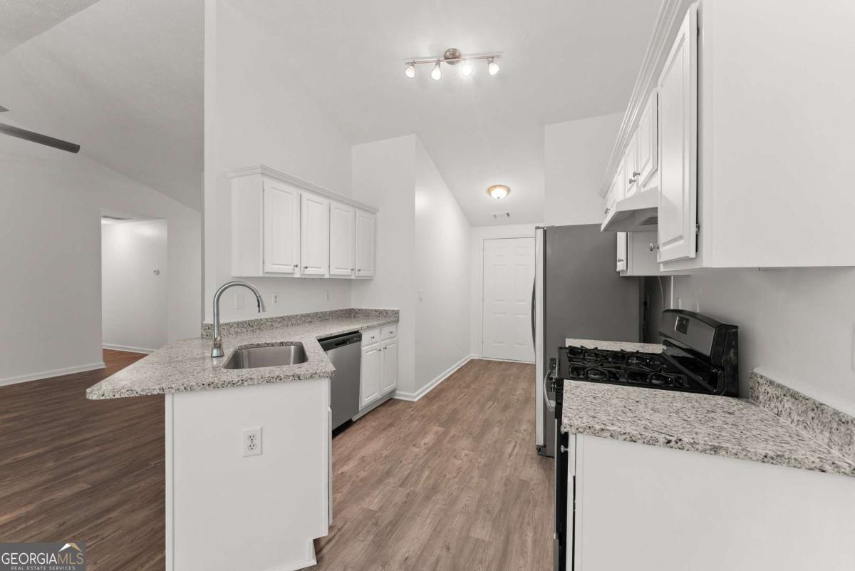 6000 Devonshire Drive Property Photo 12