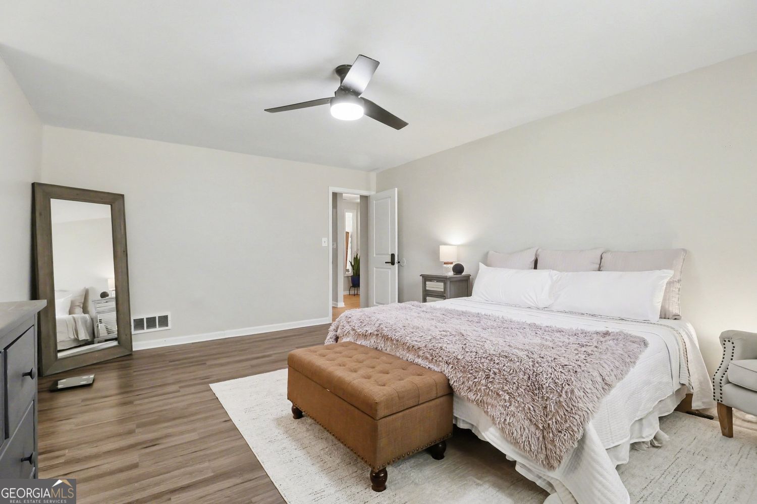 1370 Terramont Drive Property Photo 4