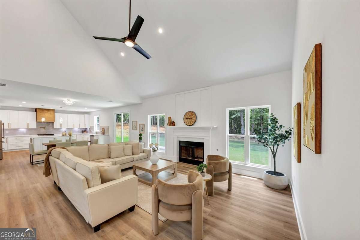 636 Harbour Shores Drive Property Photo 1