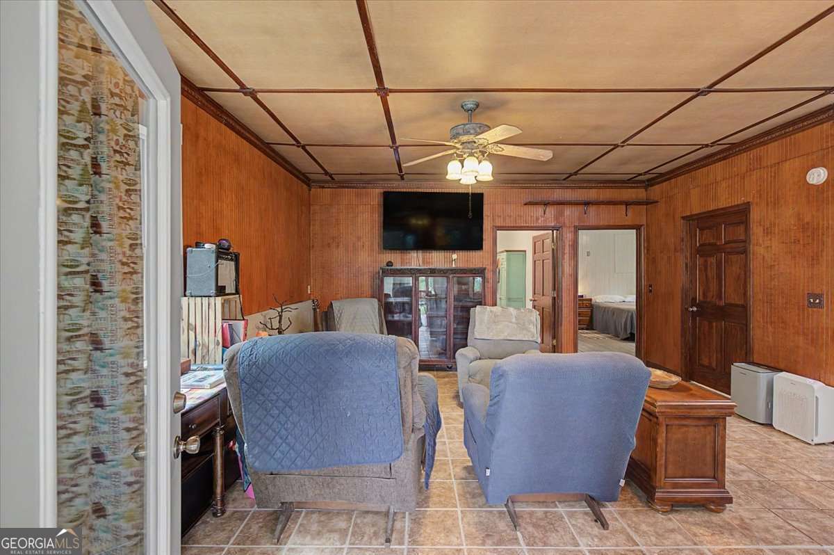 1002 Raccoon Ridge Ne Property Photo 9