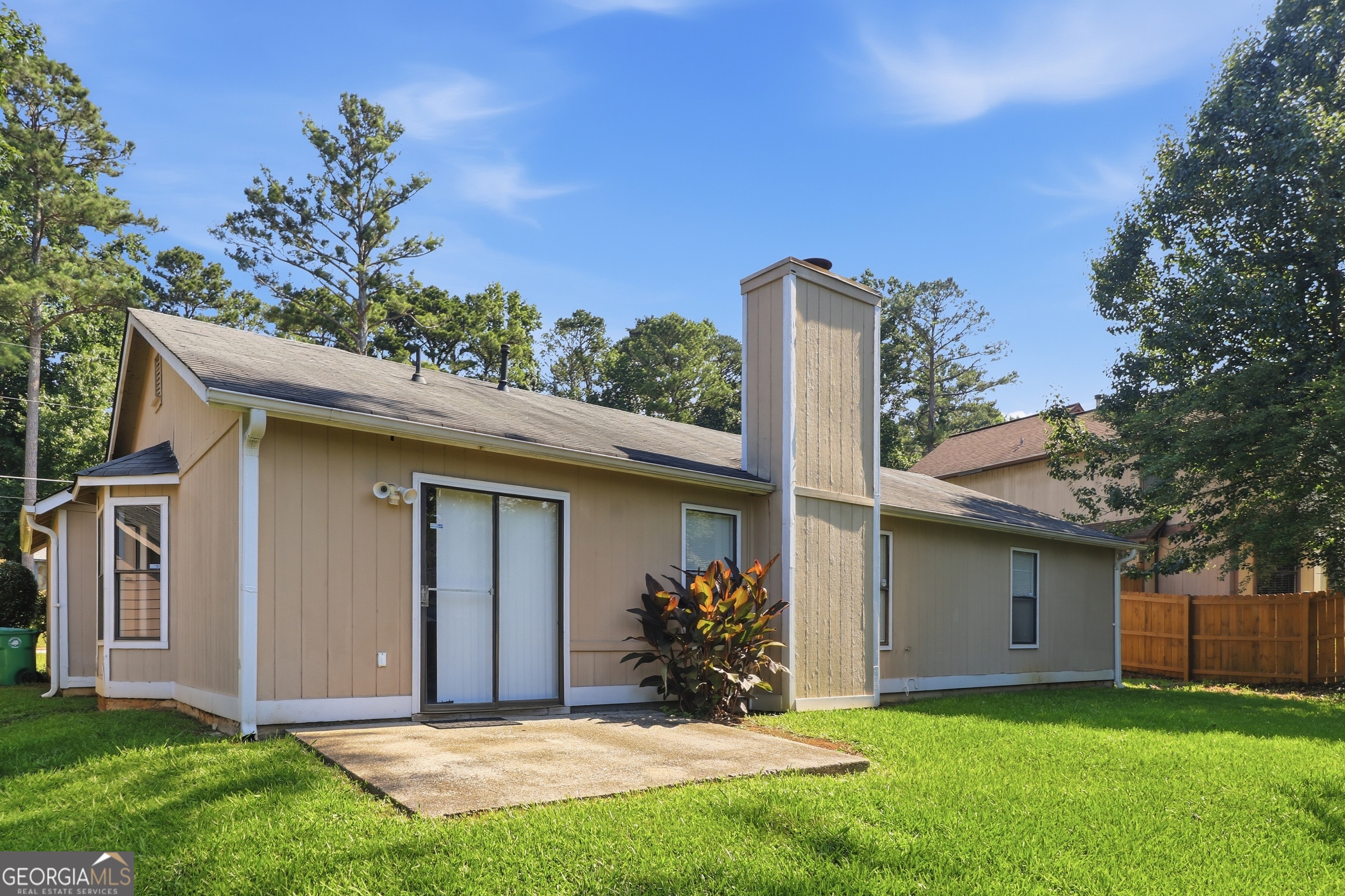 5288 Biffle Downs Road Property Photo 3