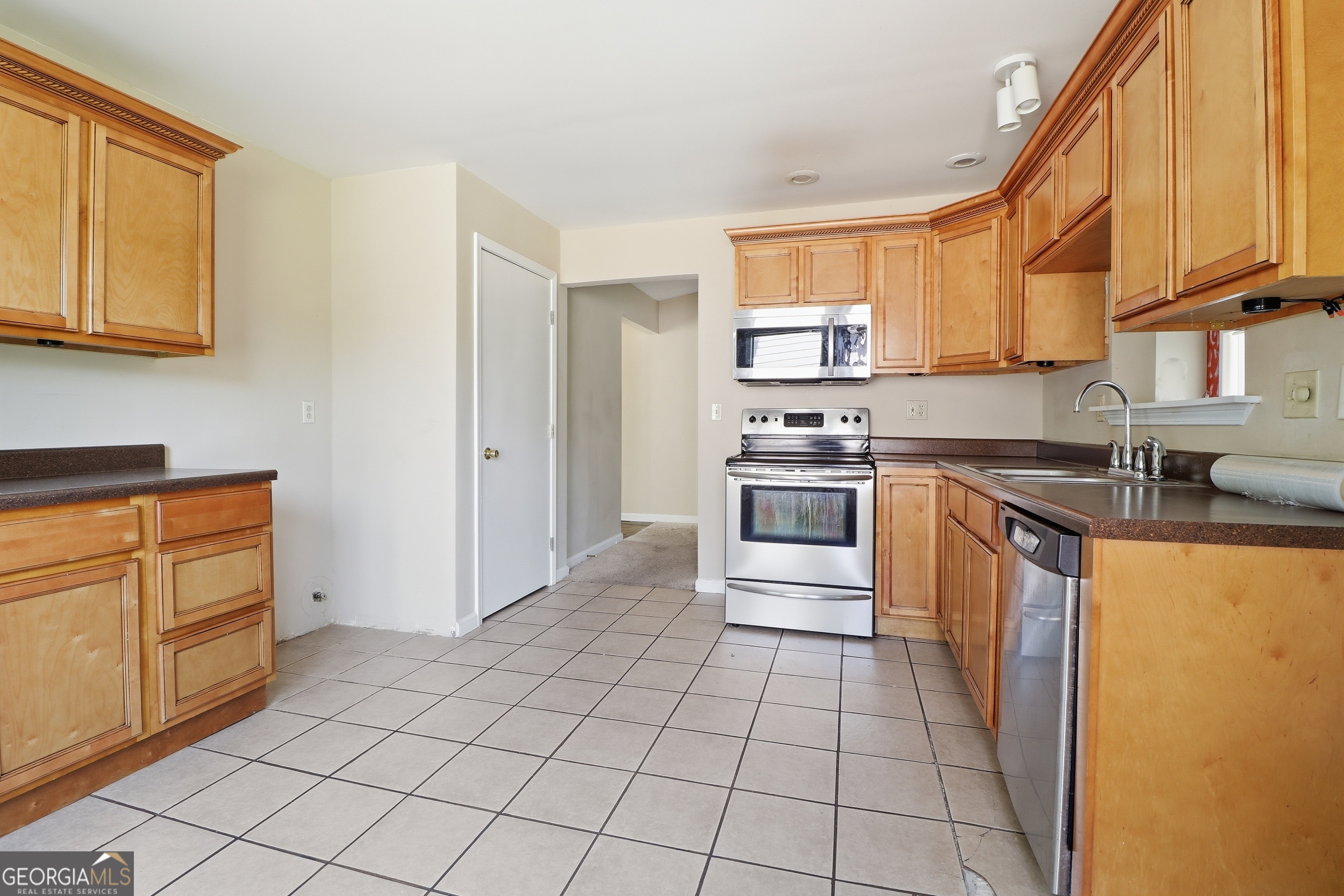 5288 Biffle Downs Road Property Photo 10