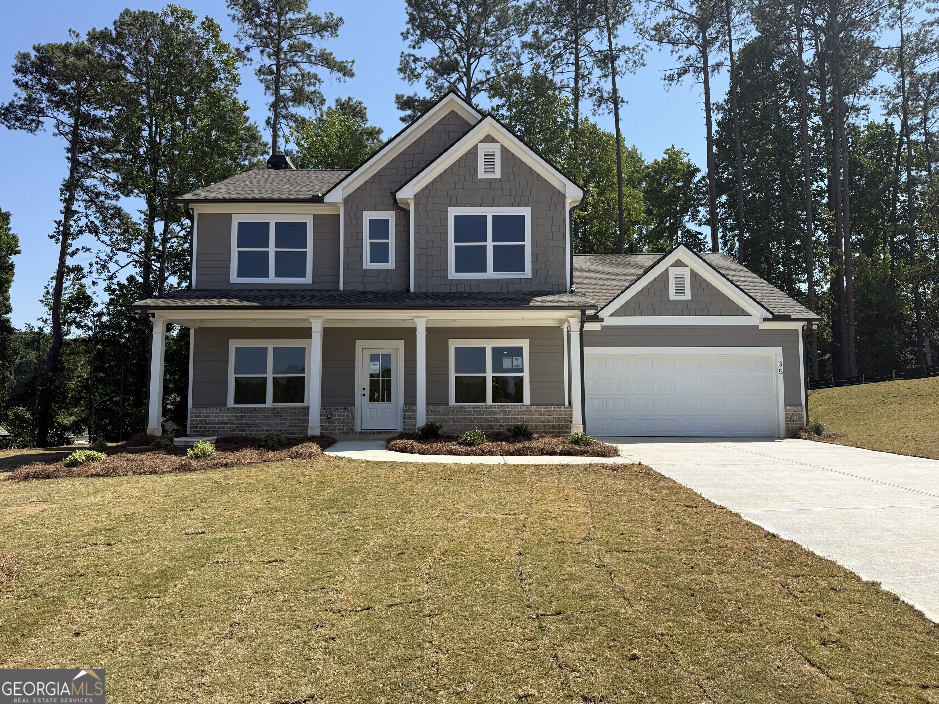 135 FAIRWINDS Drive Property Photo 1