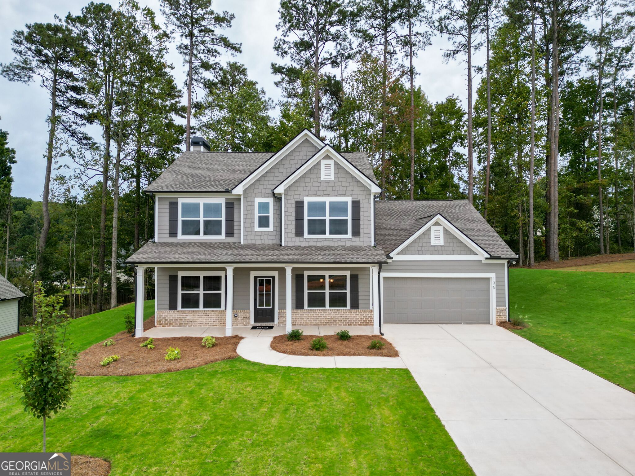 135 FAIRWINDS Drive Property Photo 1