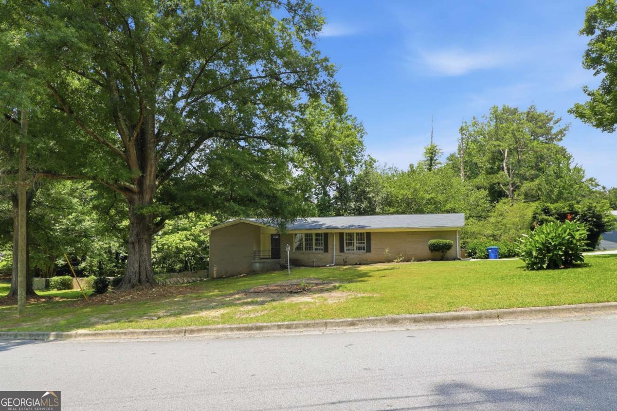 6735 Marlborough Circle S Property Photo 1