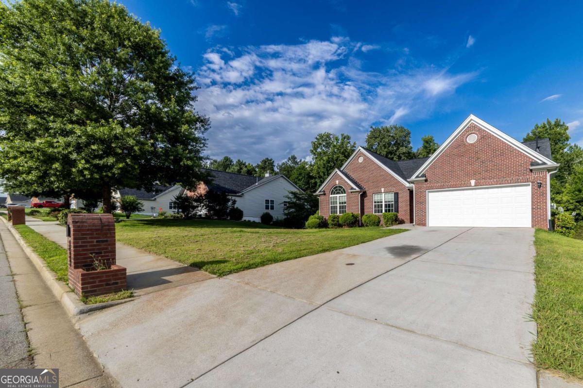 1784 Cedar Walk Lane Property Photo 3