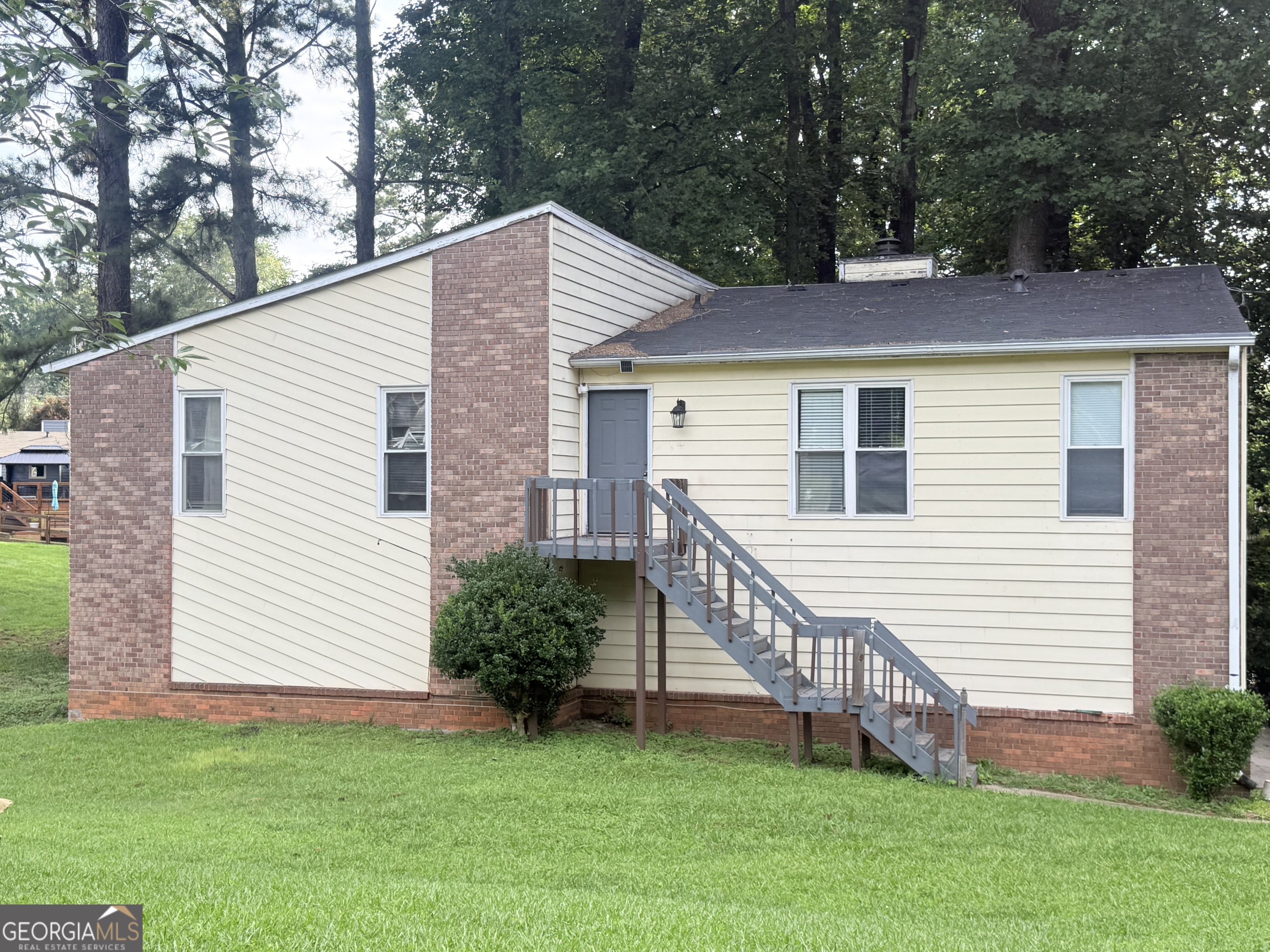 976 Bernice Court Property Photo 1