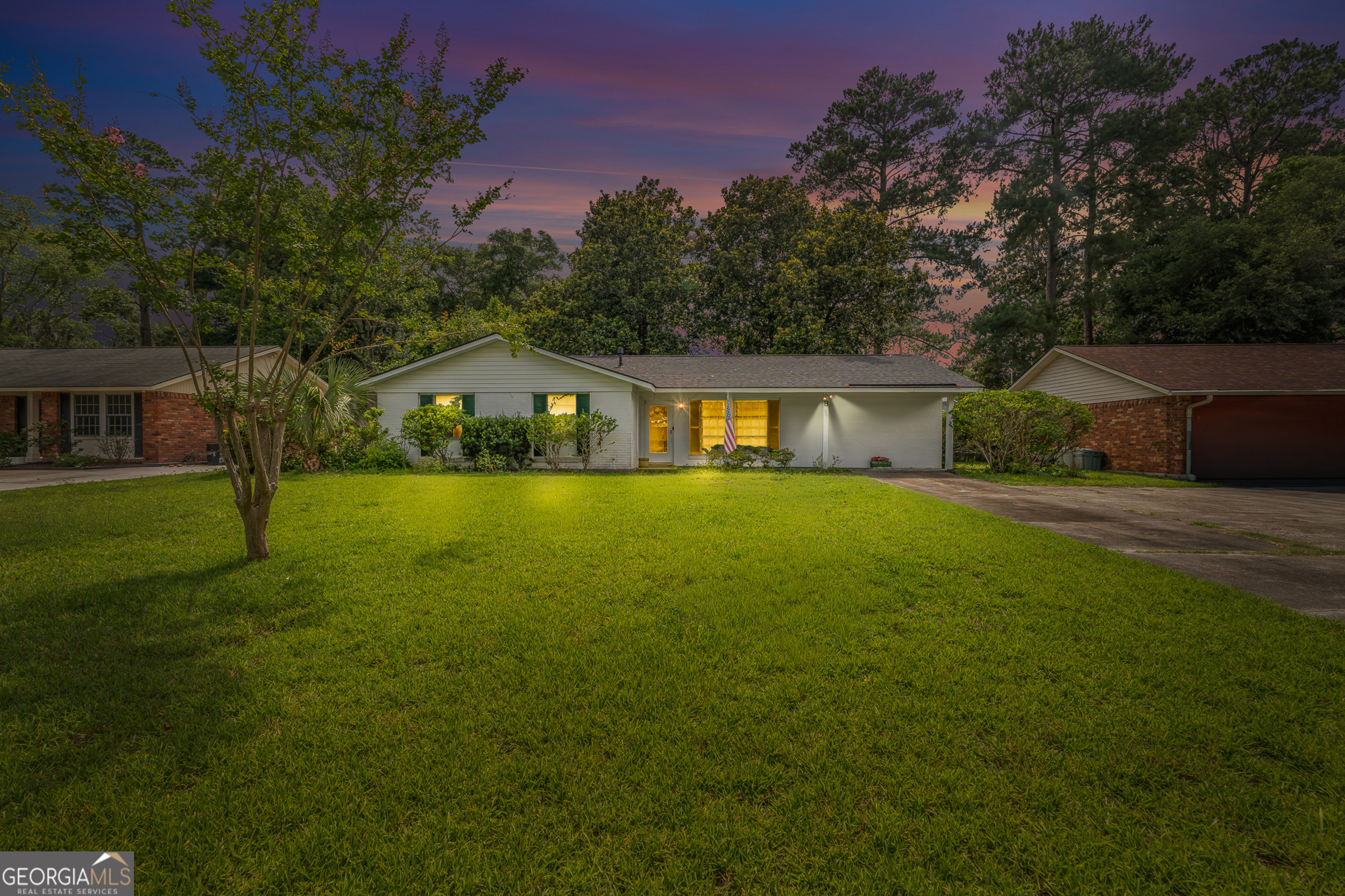 13107 Hermitage Road Property Photo 1