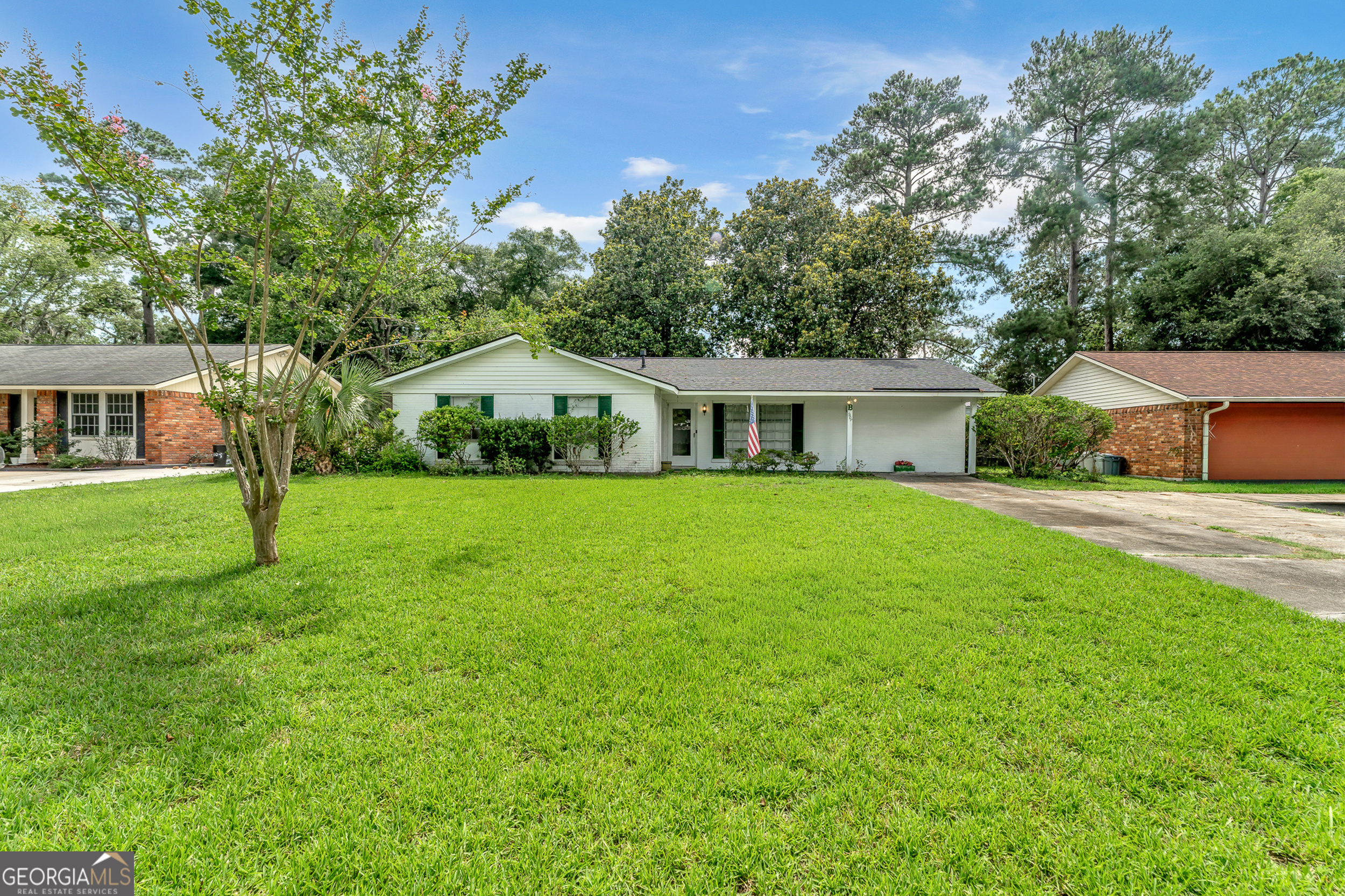 13107 Hermitage Road Property Photo 2