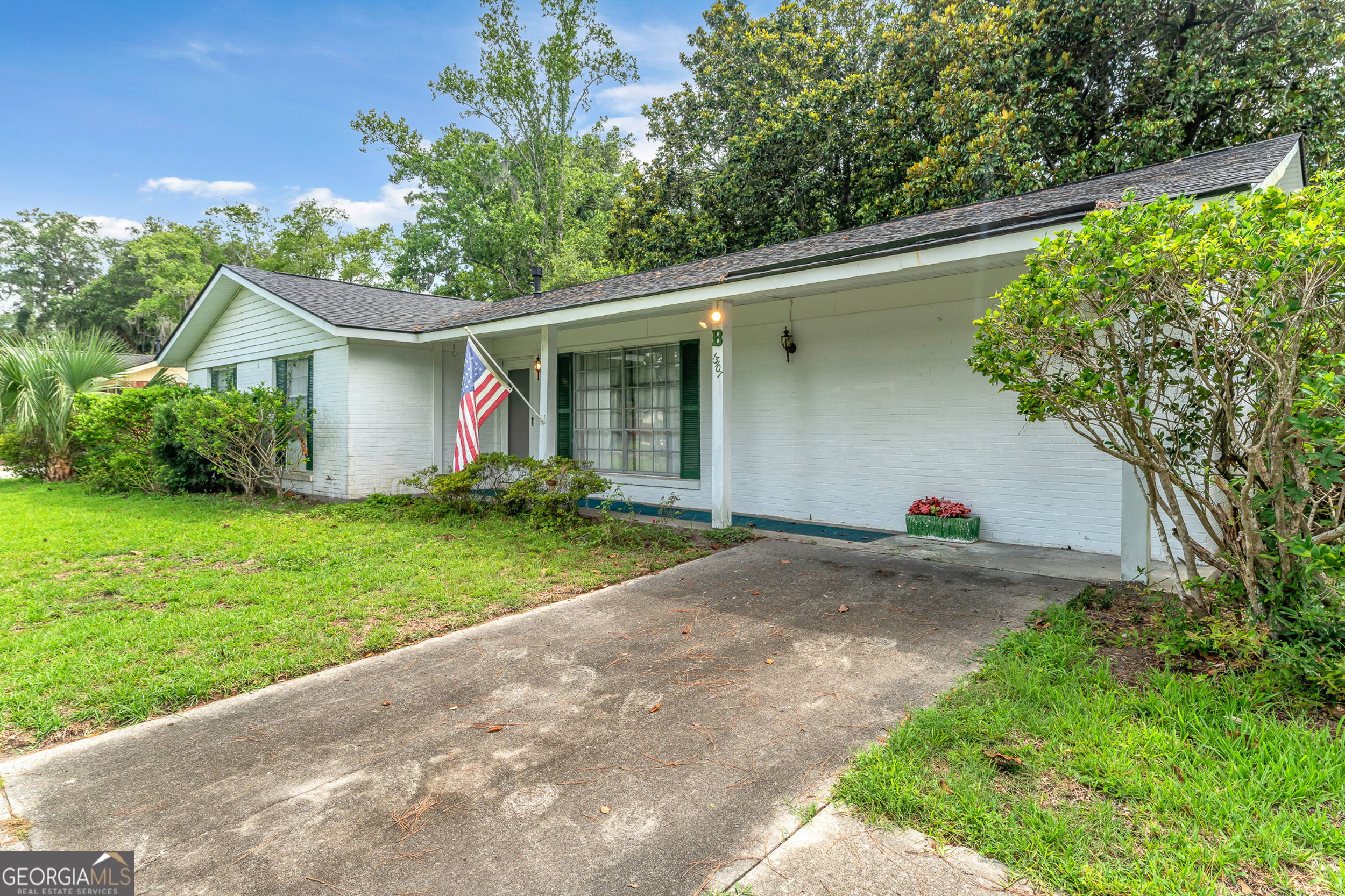 13107 Hermitage Road Property Photo 4