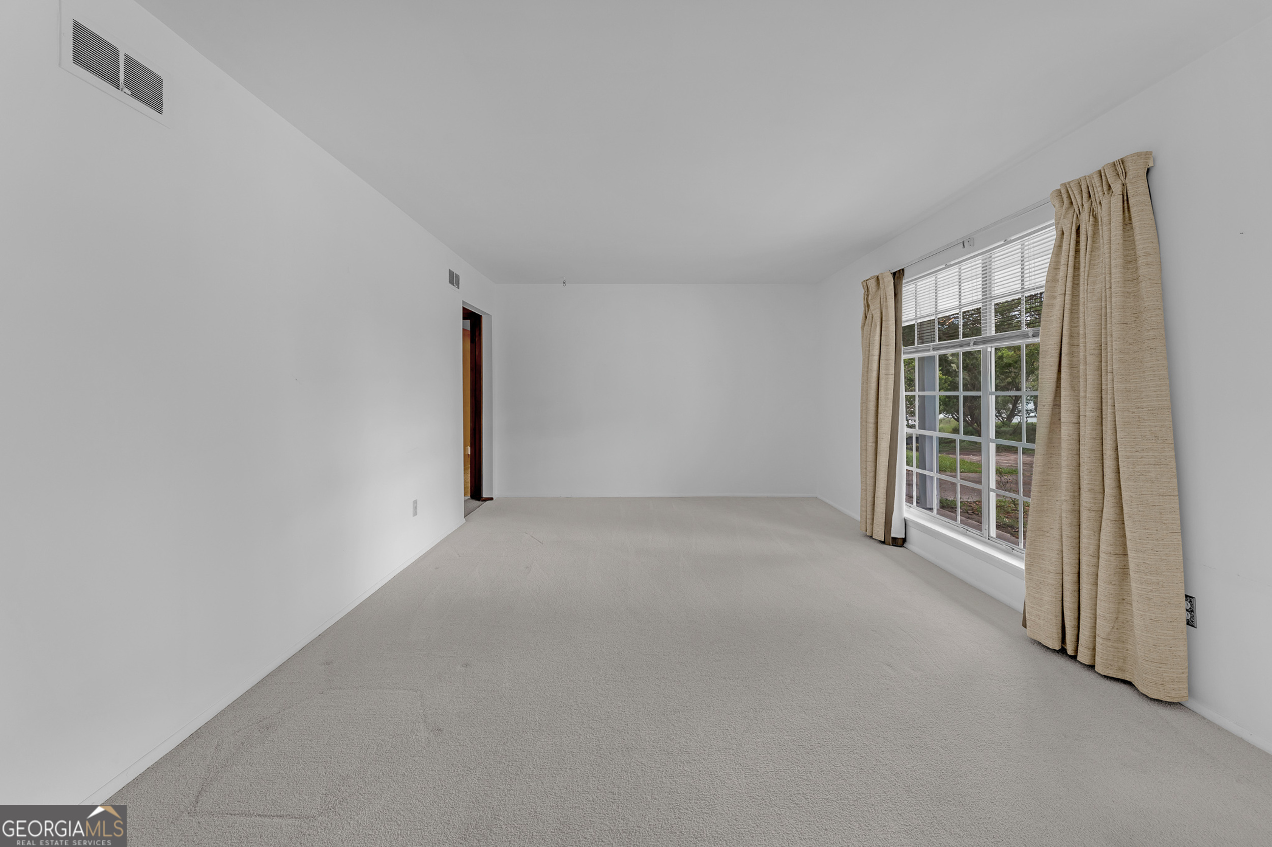 13107 Hermitage Road Property Photo 10