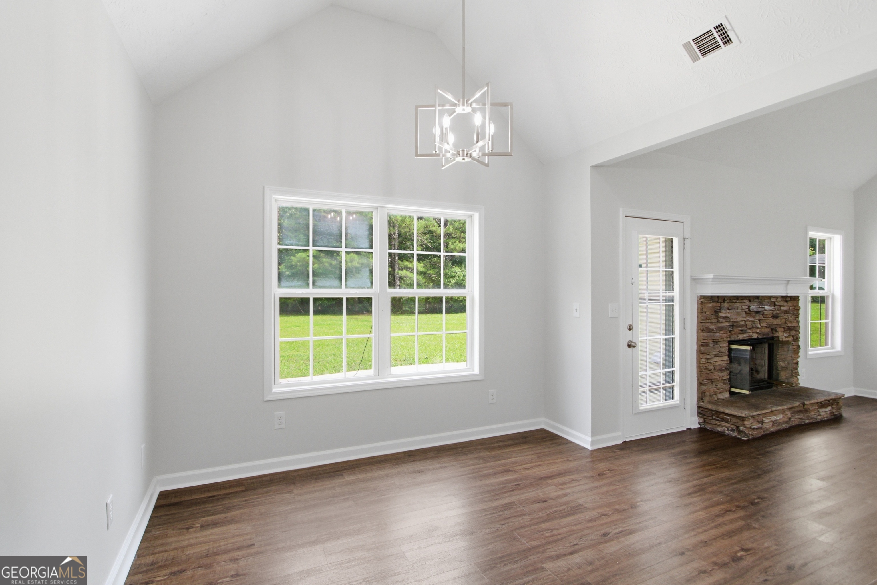 30 Maple Trace Property Photo 3