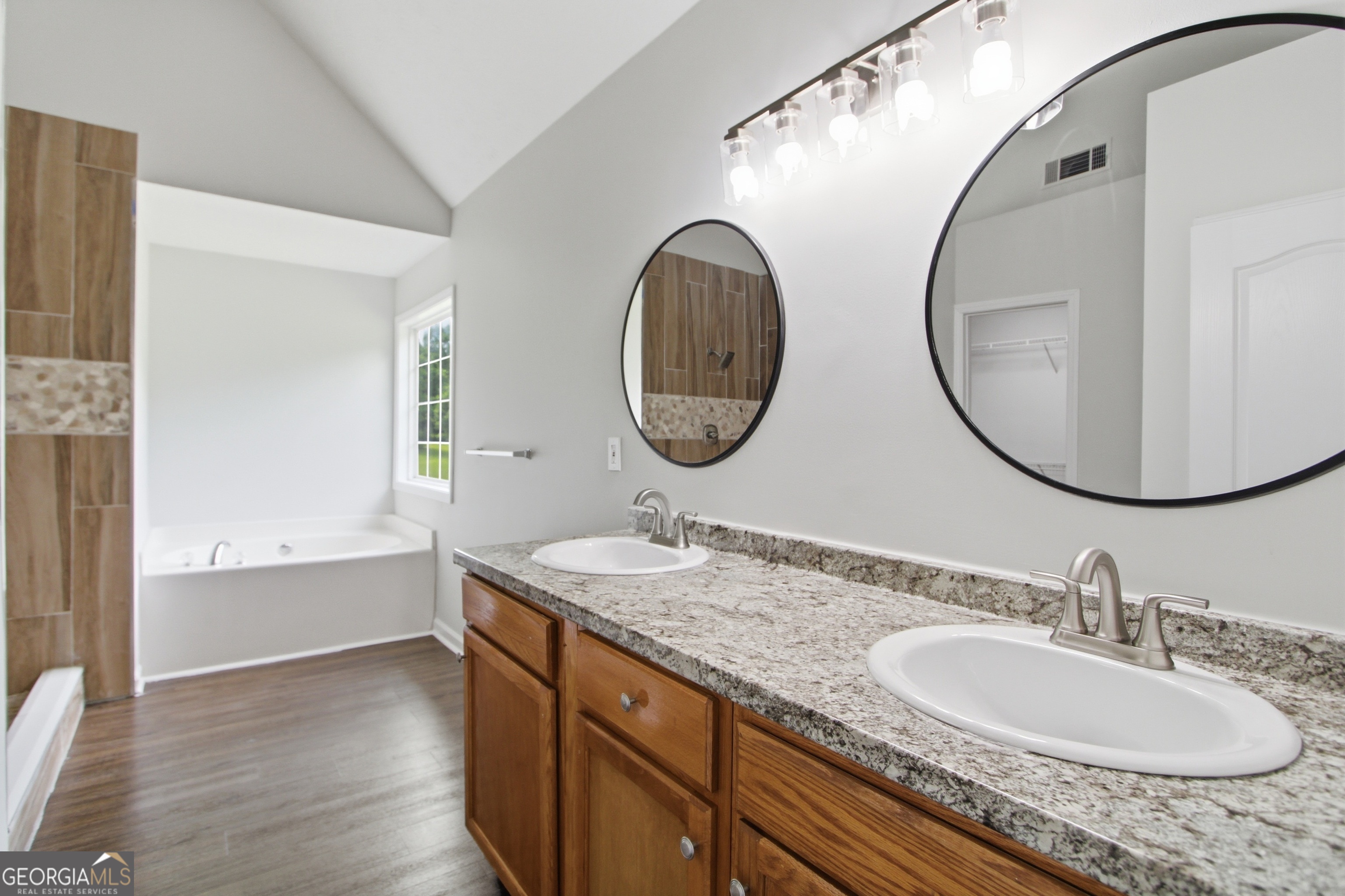 30 Maple Trace Property Photo 16