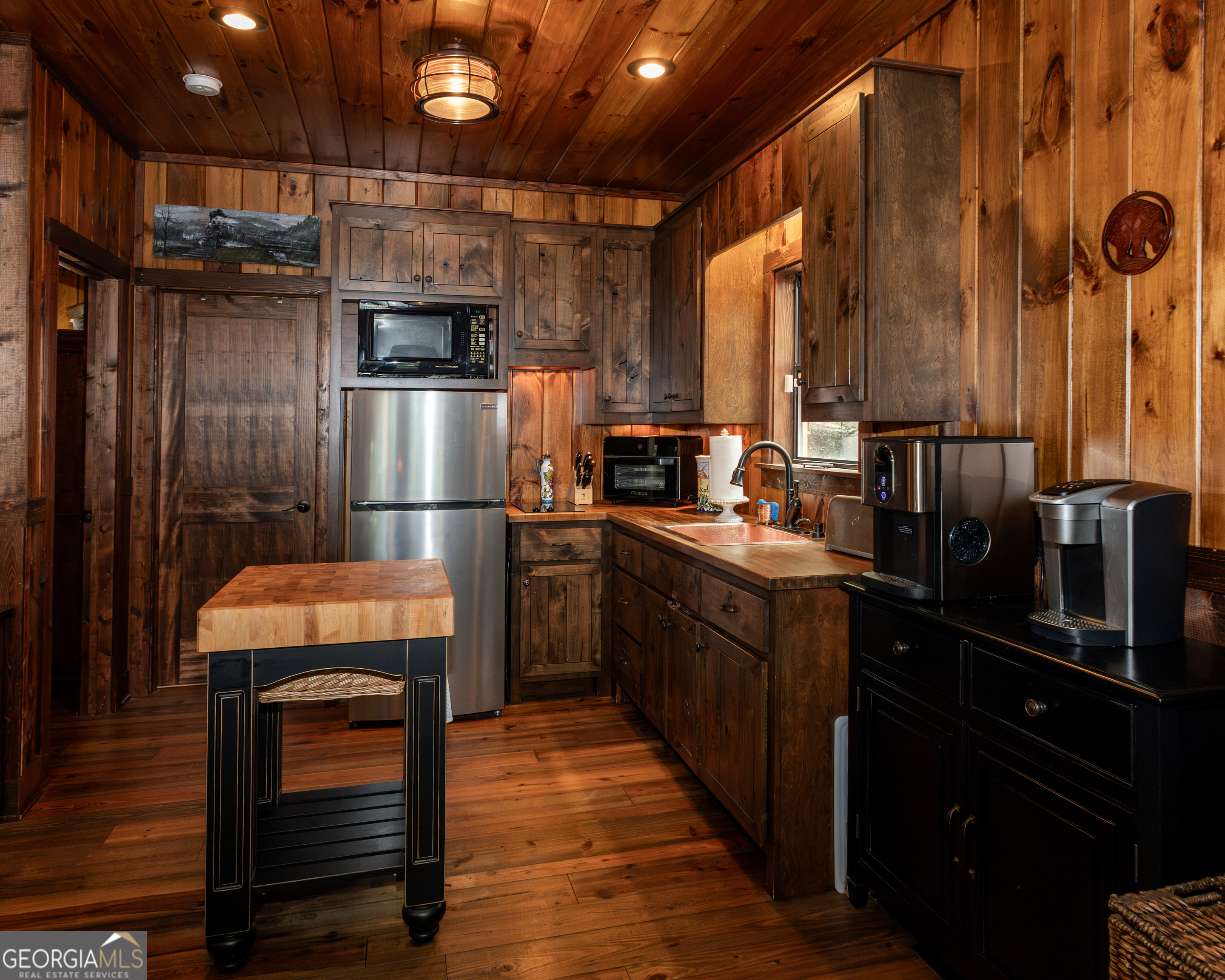 411 Mayfield Road Property Photo 9