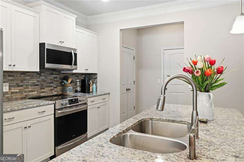 419 Crescent Woode Drive Property Photo 8