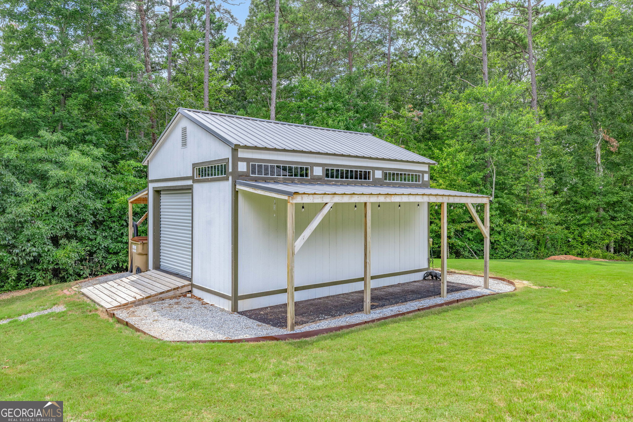 7913 Pea Ridge Road Property Photo 3