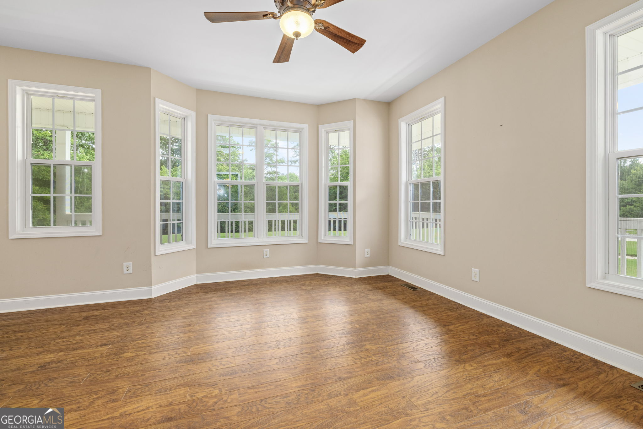7913 Pea Ridge Road Property Photo 9