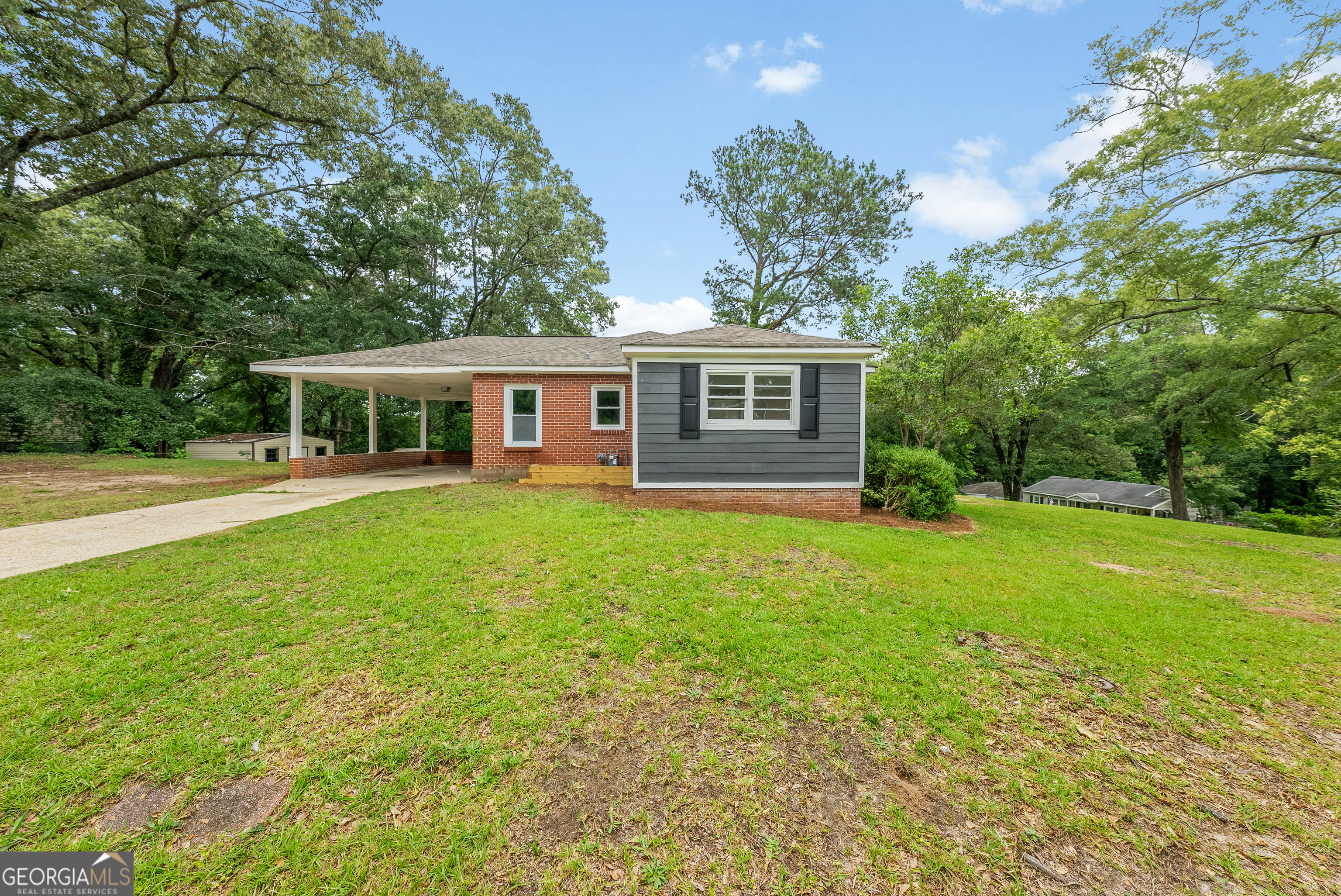 1605 41st Street Property Photo 1