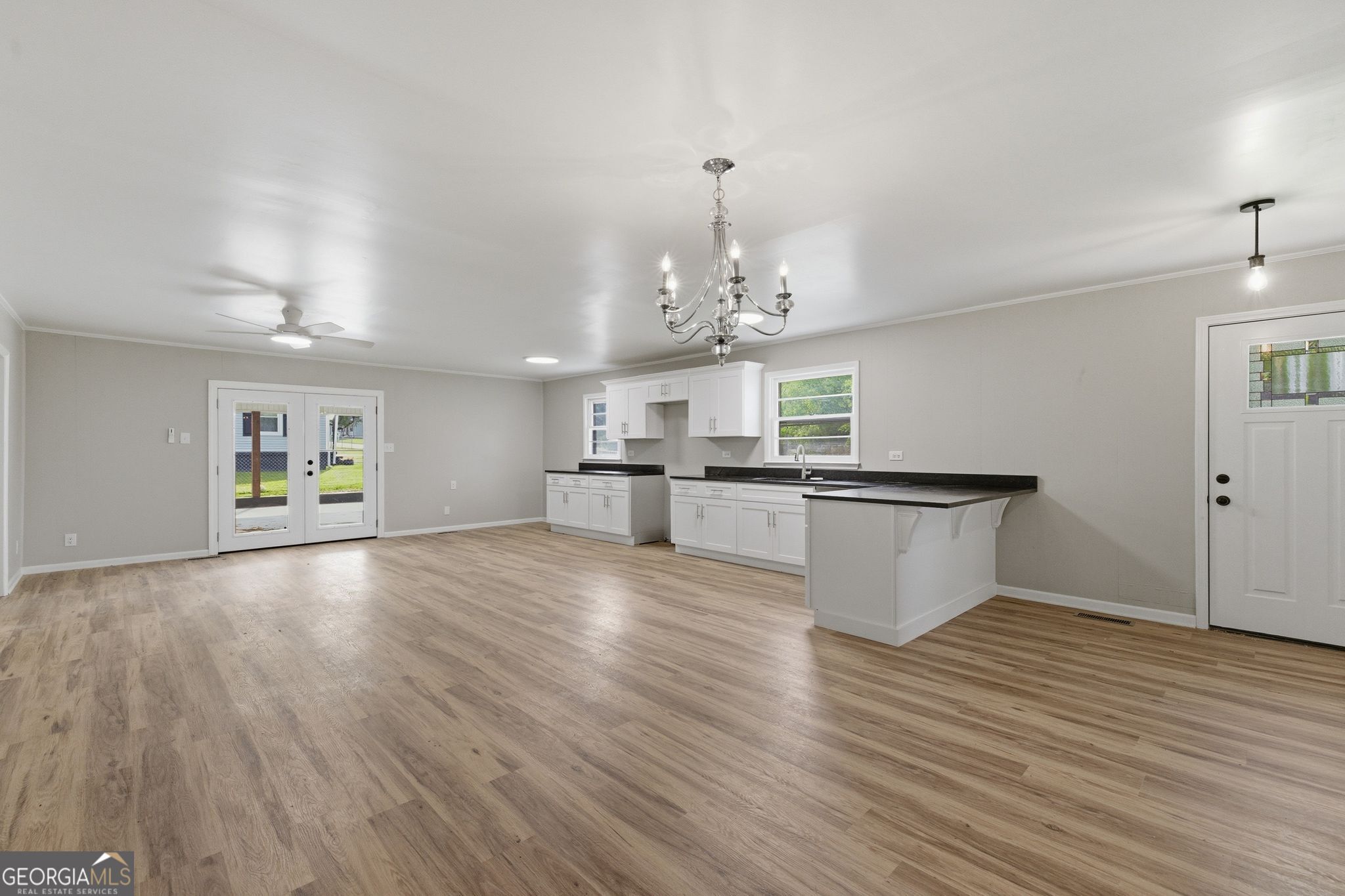 168 Moore Street Property Photo 3