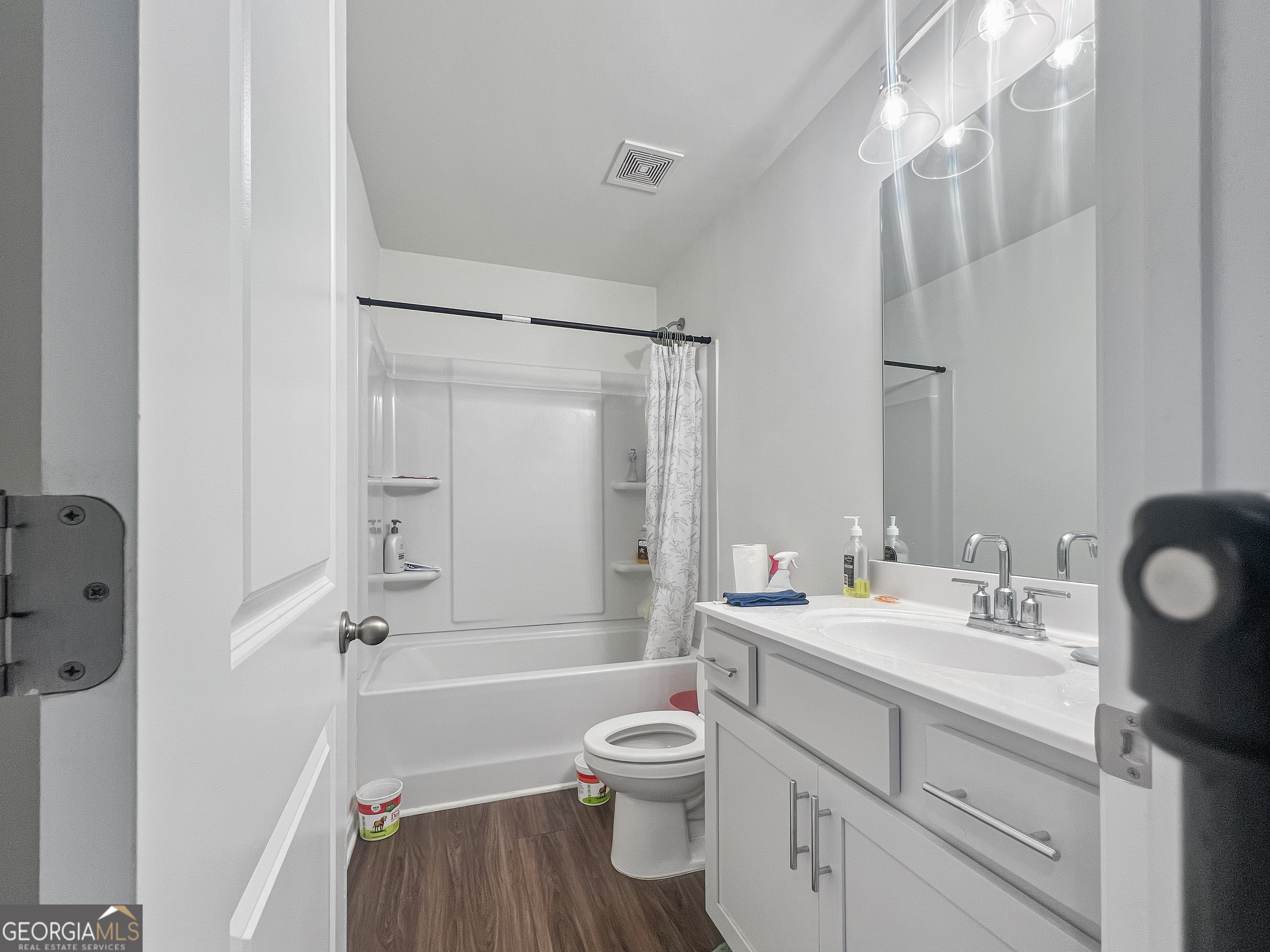 6631 Wyndall Drive Property Photo 15