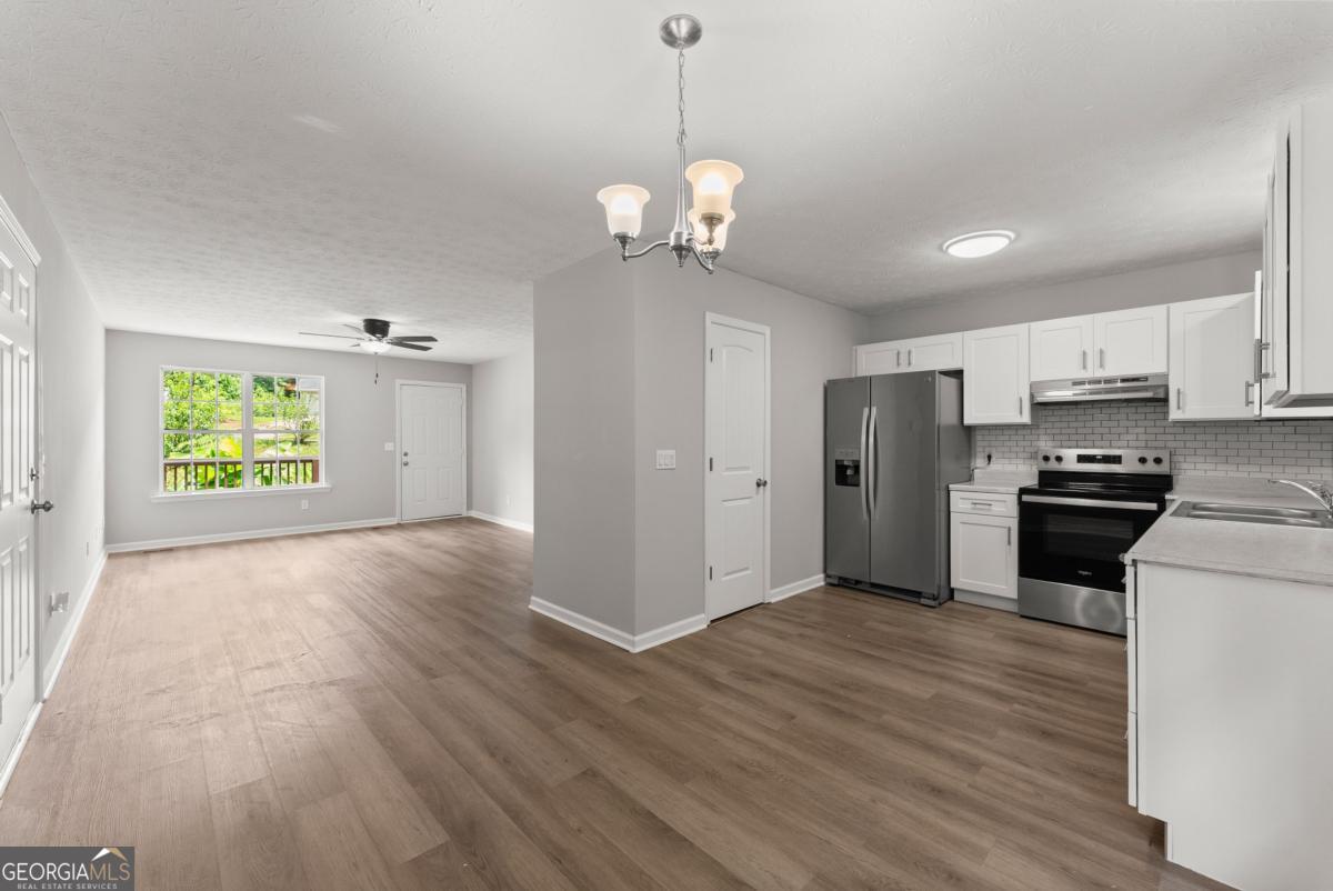 3030 Meadowridge Drive Property Photo 11