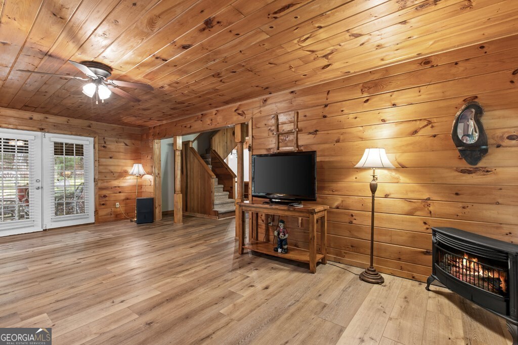 27 Medford Lane Property Photo 13