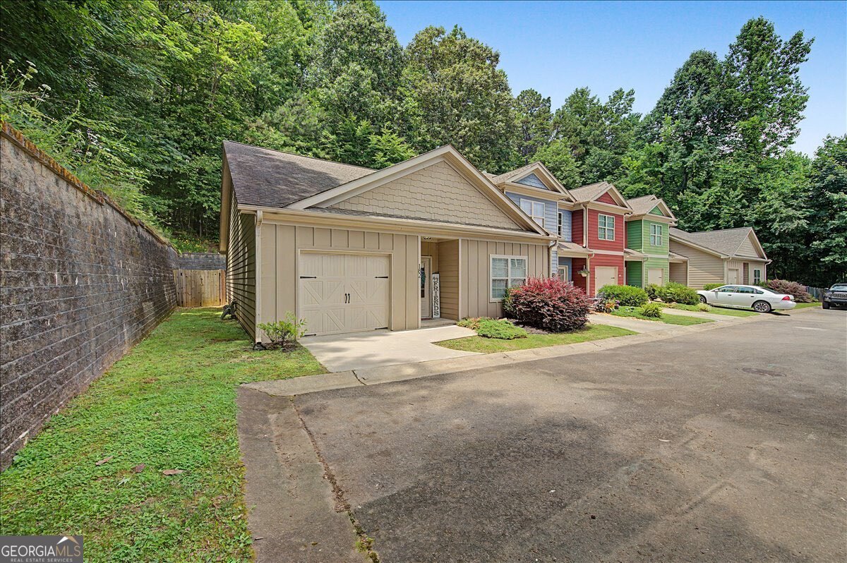 182 Towne Villas Drive Property Photo 2