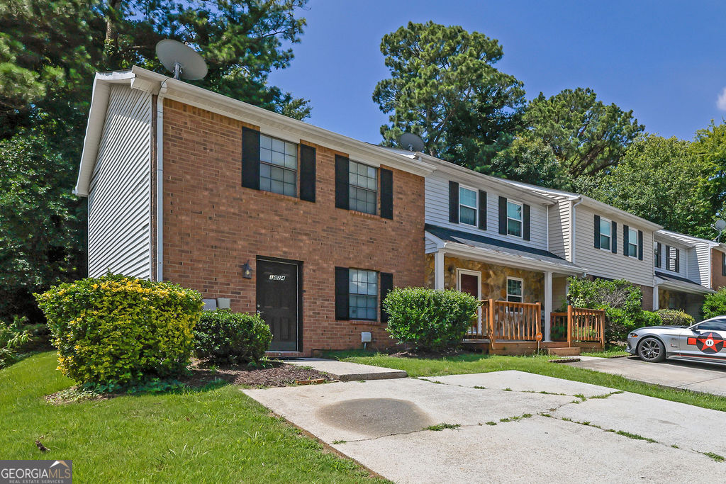 1424 Springleaf Circle Se Property Photo 3