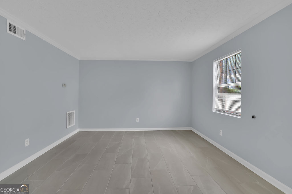 1424 Springleaf Circle Se Property Photo 4