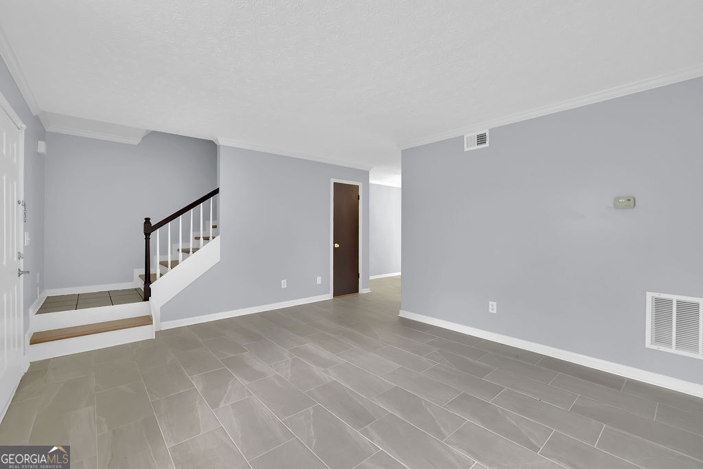 1424 Springleaf Circle Se Property Photo 7