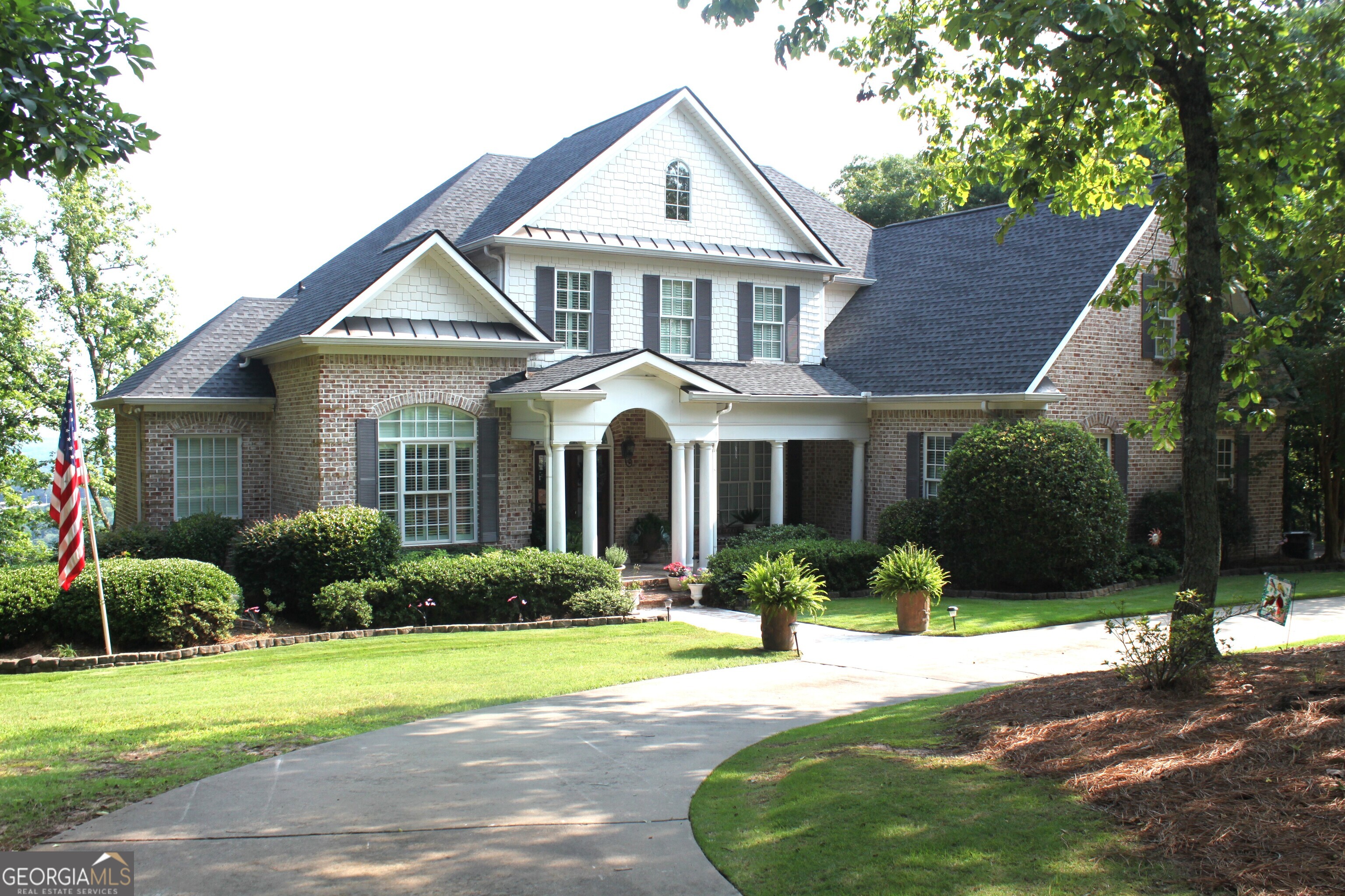 551 Mountain Ridge Drive Property Photo 1
