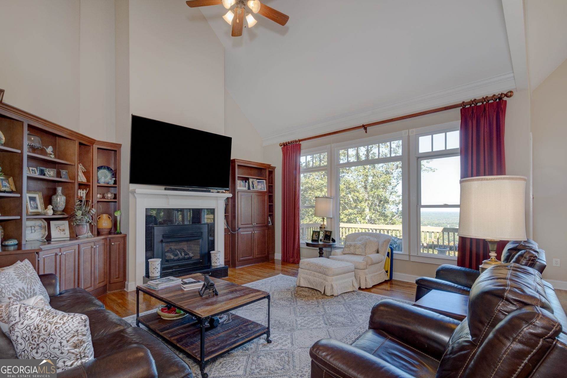 551 Mountain Ridge Drive Property Photo 11