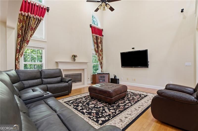 4470 Sandalwood Way Property Photo 8