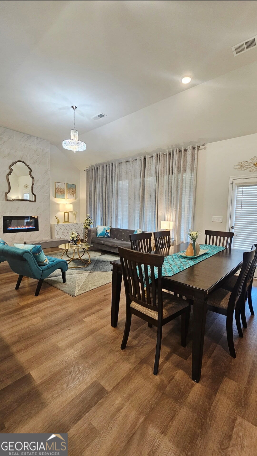 140 Applewood Way Property Photo 8
