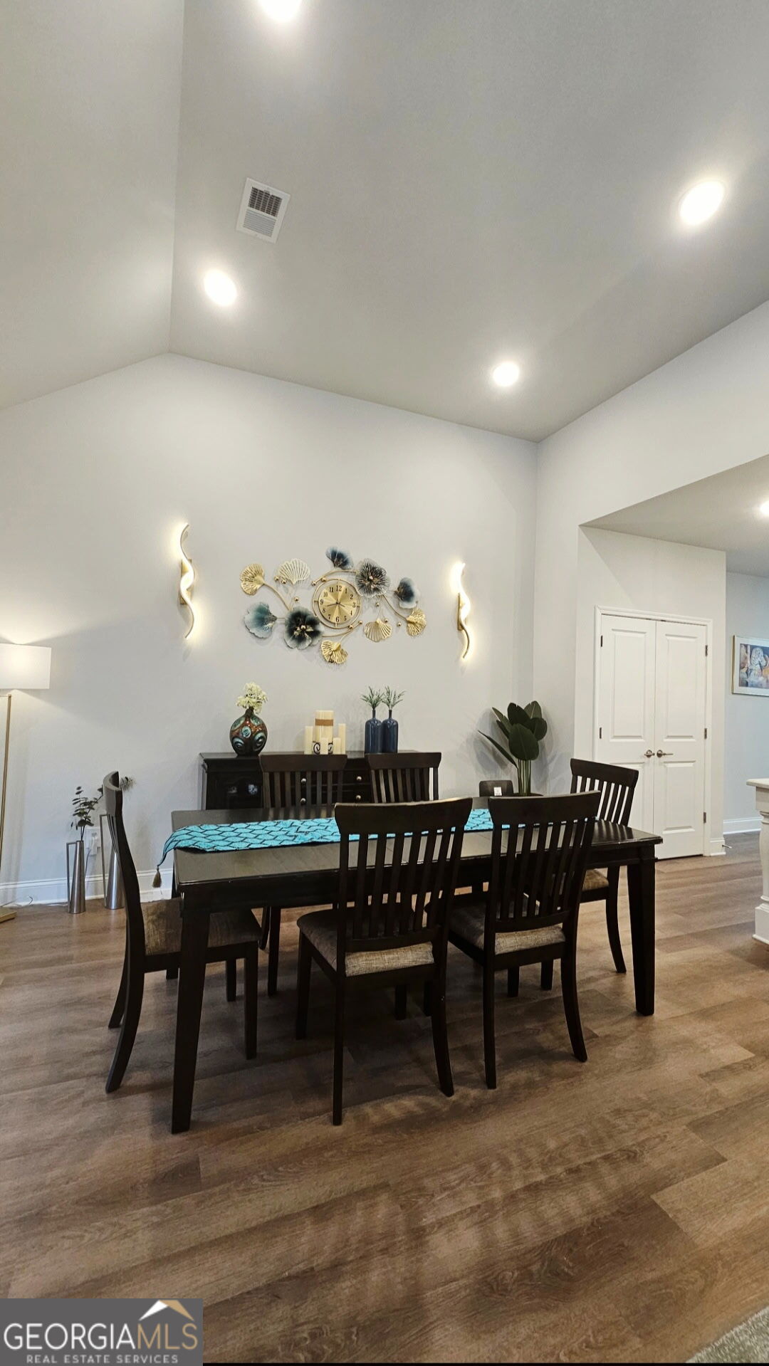 140 Applewood Way Property Photo 9