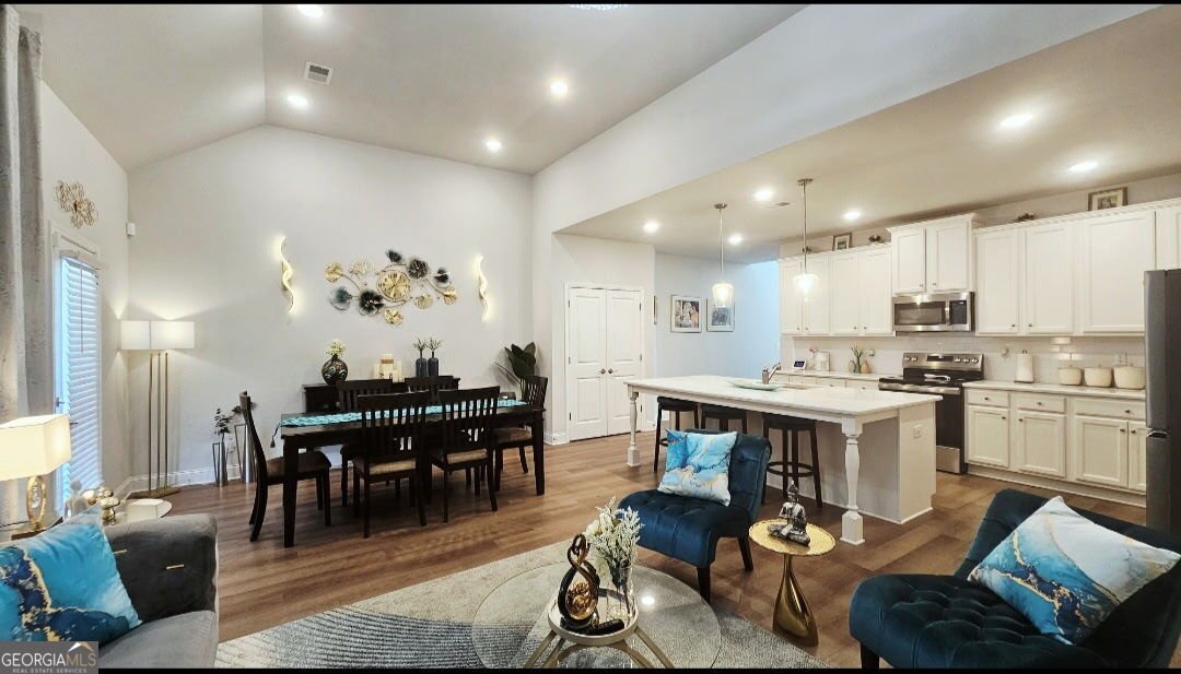 140 Applewood Way Property Photo 10