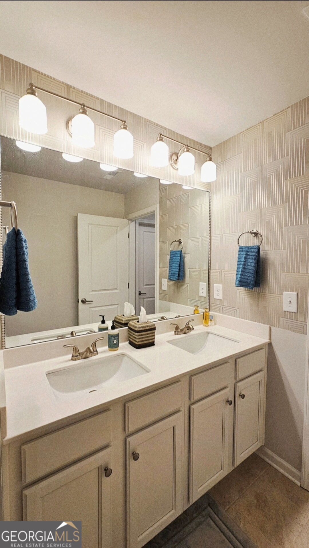 140 Applewood Way Property Photo 34