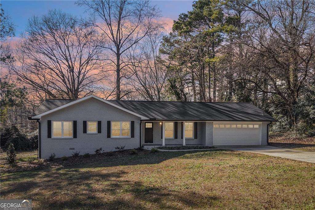 507 Castleaire Drive Property Photo 1