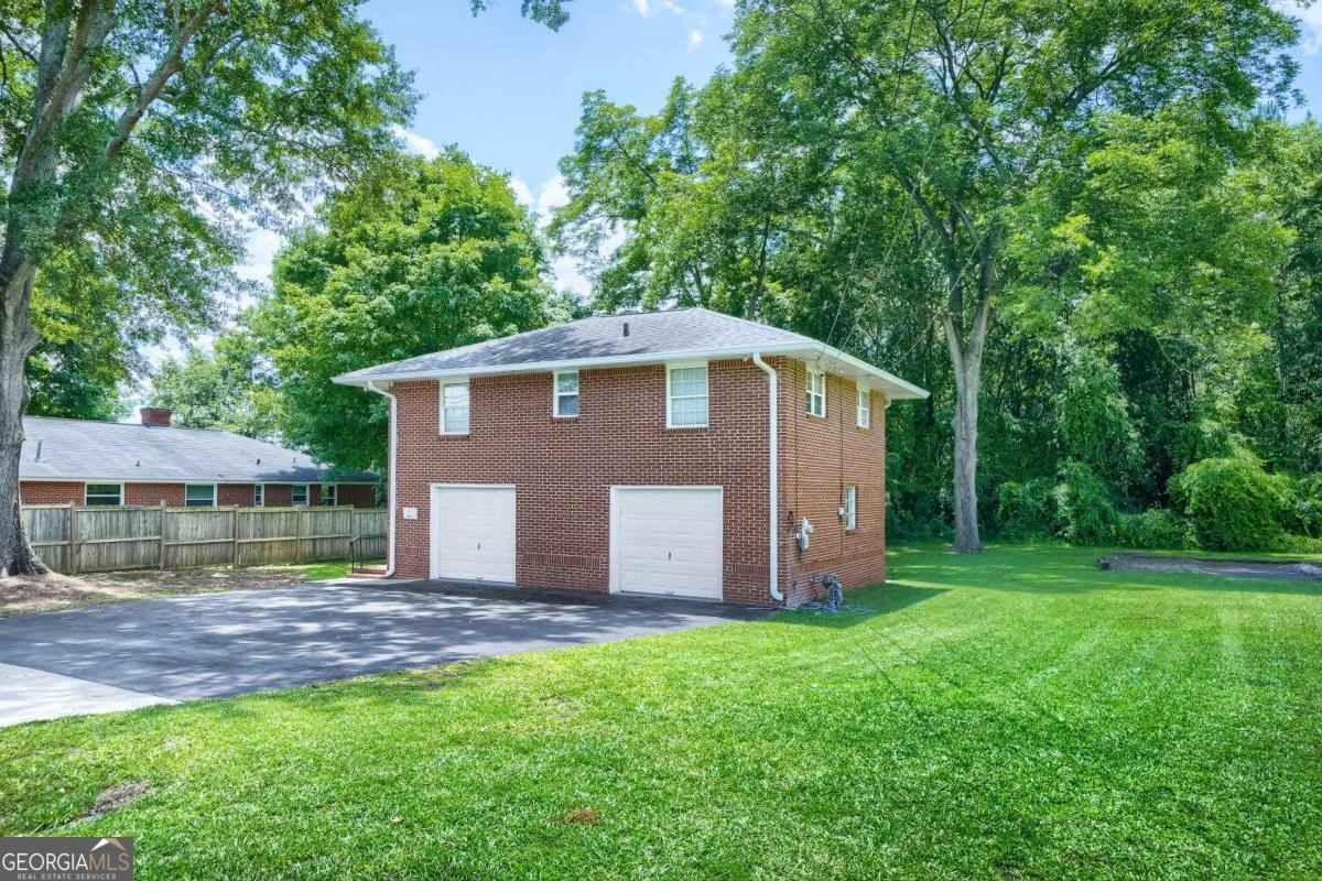 1 North Avenue Property Photo 1