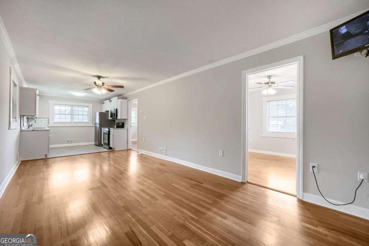 1 North Avenue Property Photo 6