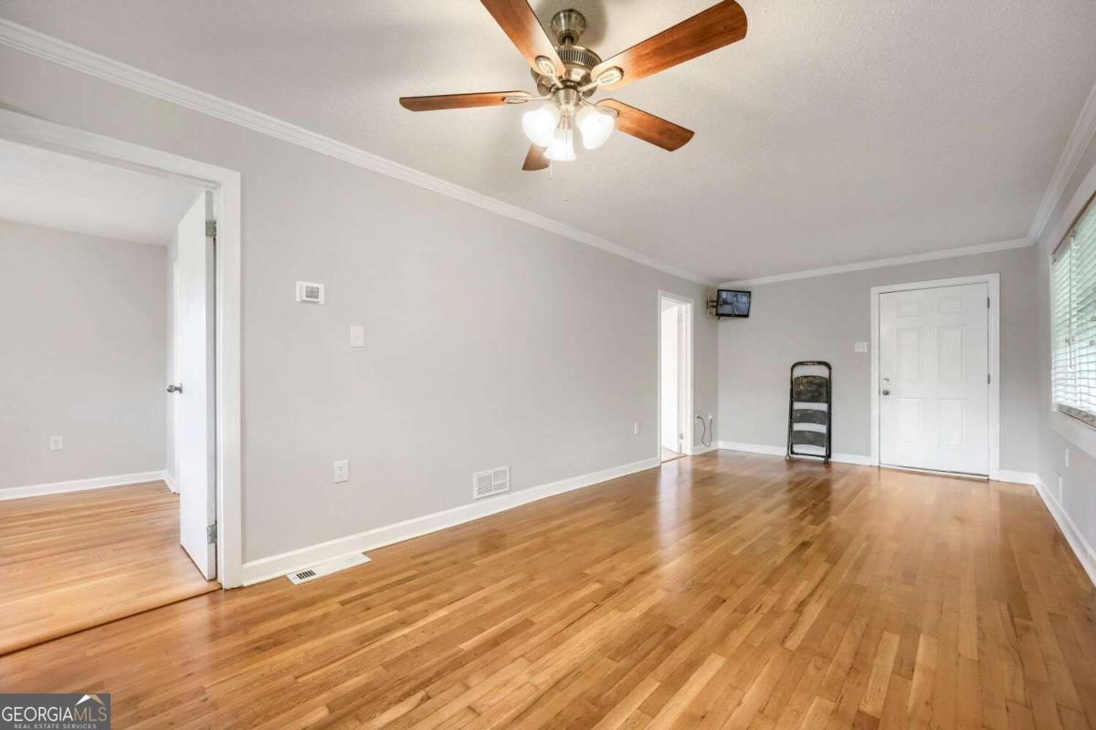 1 North Avenue Property Photo 7
