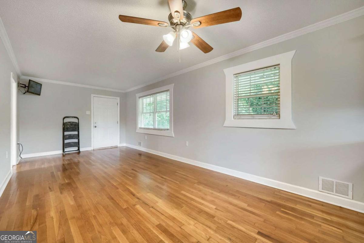 1 North Avenue Property Photo 8
