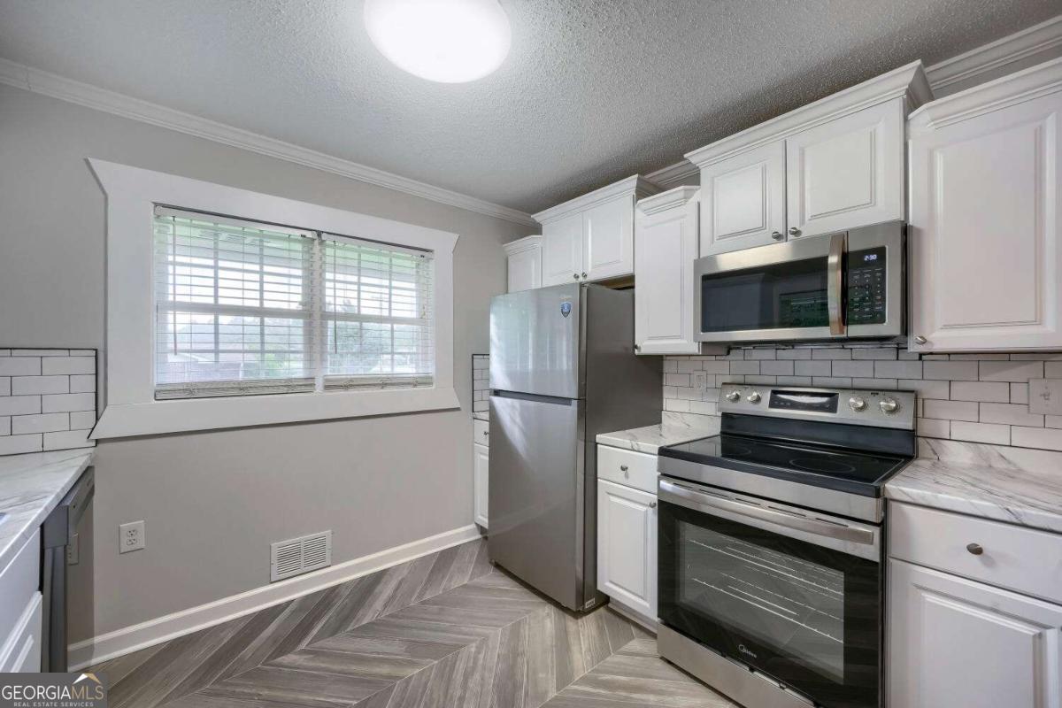 1 North Avenue Property Photo 11